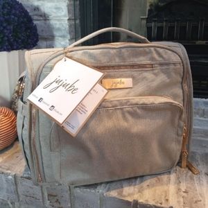 NWT JuJuBe BFF Diaper Bag in Pebble Chromatics